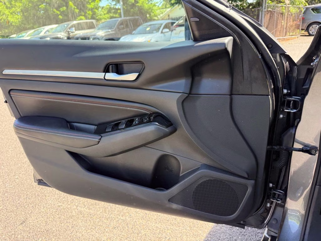 2023 Gun Metallic Nissan Altima 2.0 SR FWD Sedan