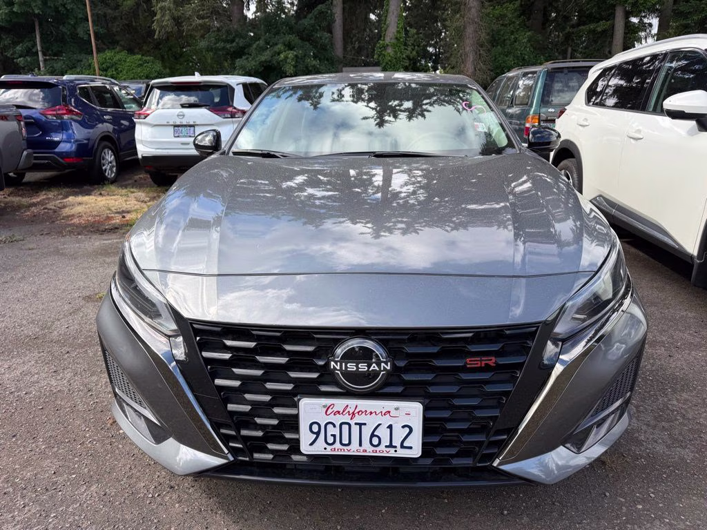 2023 Gun Metallic Nissan Altima 2.0 SR FWD Sedan