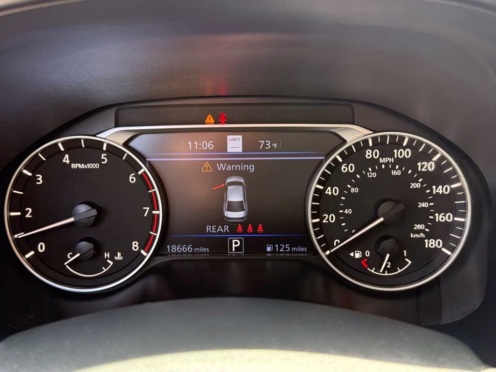 2023 Gun Metallic Nissan Altima 2.0 SR FWD Sedan
