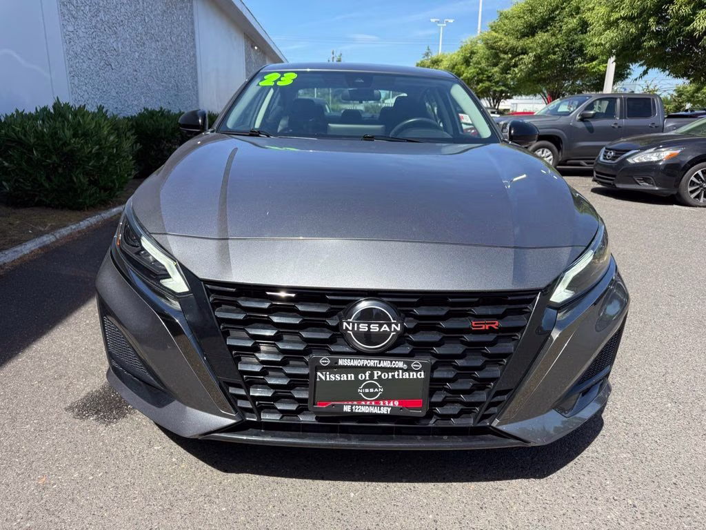2023 Gun Metallic Nissan Altima 2.0 SR FWD Sedan