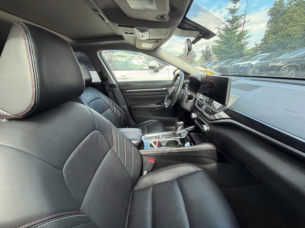 2023 Gun Metallic Nissan Altima 2.0 SR FWD Sedan