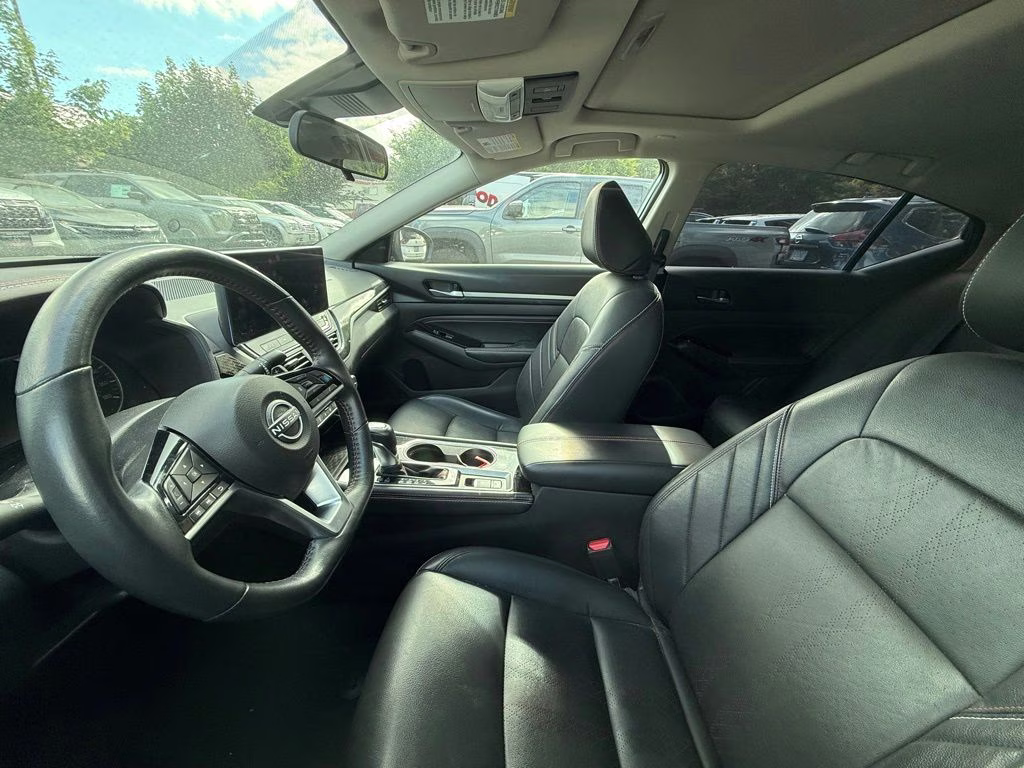 2023 Gun Metallic Nissan Altima 2.0 SR FWD Sedan