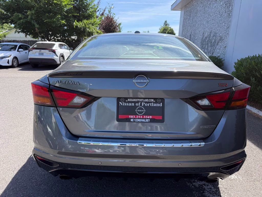 2023 Gun Metallic Nissan Altima 2.0 SR FWD Sedan