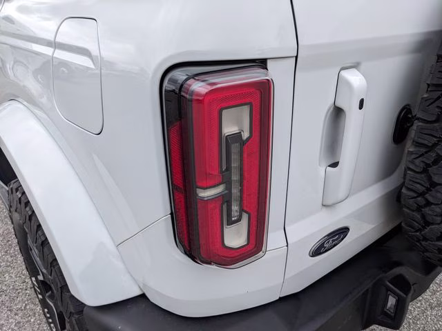 2022 Oxford White Ford Bronco Outer Banks 4X4 SUV