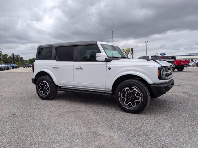 2022 Oxford White Ford Bronco Outer Banks 4X4 SUV