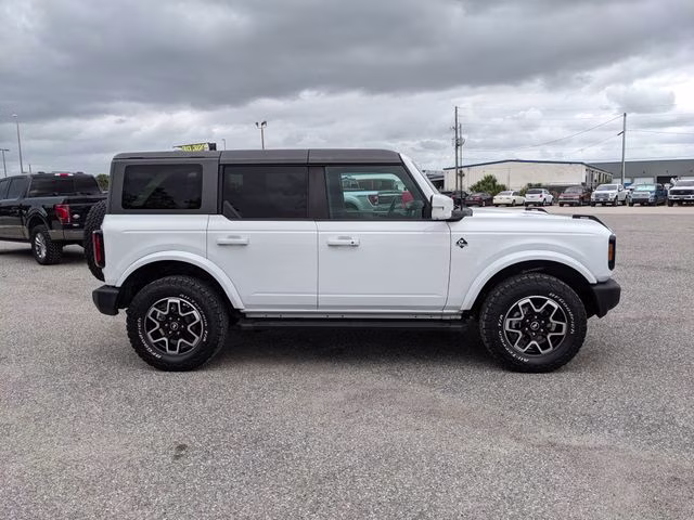 2022 Oxford White Ford Bronco Outer Banks 4X4 SUV