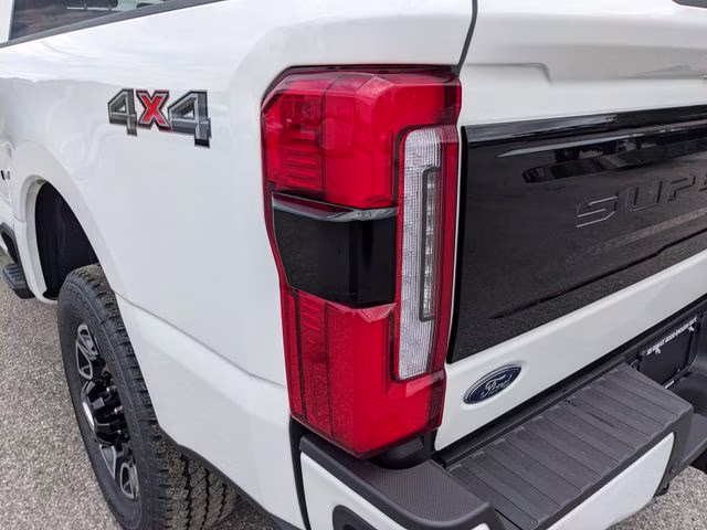 2026 Star White Metallic Tri-Coat Ford Super Duty F-250 SRW Platinum 4X4 Truck
