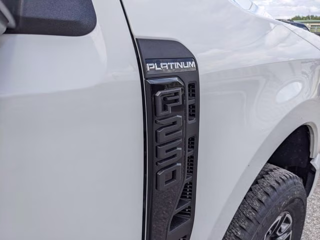 2026 Star White Metallic Tri-Coat Ford Super Duty F-250 SRW Platinum 4X4 Truck