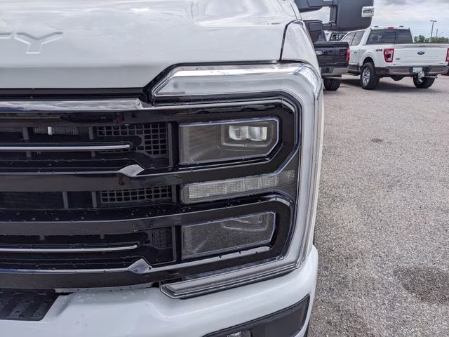 2026 Star White Metallic Tri-Coat Ford Super Duty F-250 SRW Platinum 4X4 Truck
