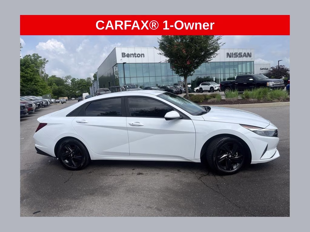 2022 Ceramic White Hyundai Elantra Hybrid Blue FWD Sedan