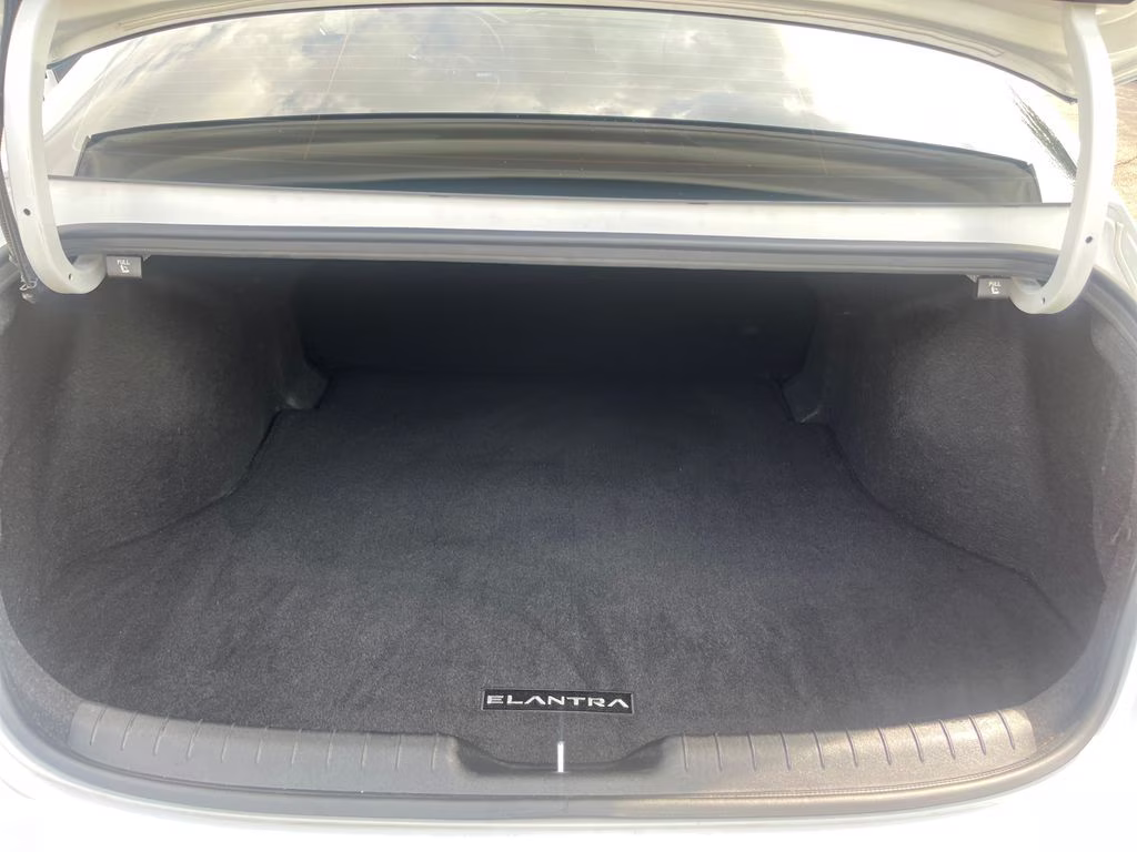 2022 Ceramic White Hyundai Elantra Hybrid Blue FWD Sedan