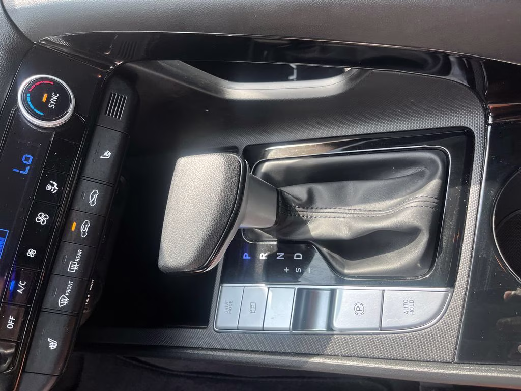 2022 Ceramic White Hyundai Elantra Hybrid Blue FWD Sedan