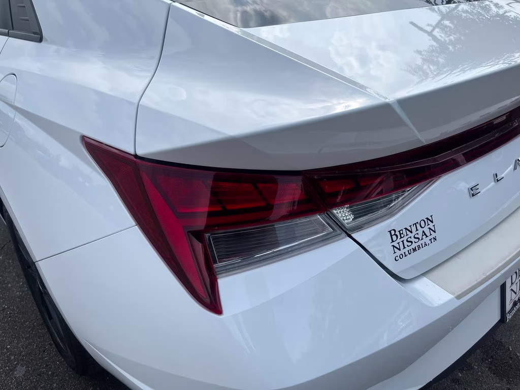 2022 Ceramic White Hyundai Elantra Hybrid Blue FWD Sedan