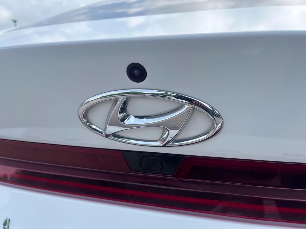 2022 Ceramic White Hyundai Elantra Hybrid Blue FWD Sedan