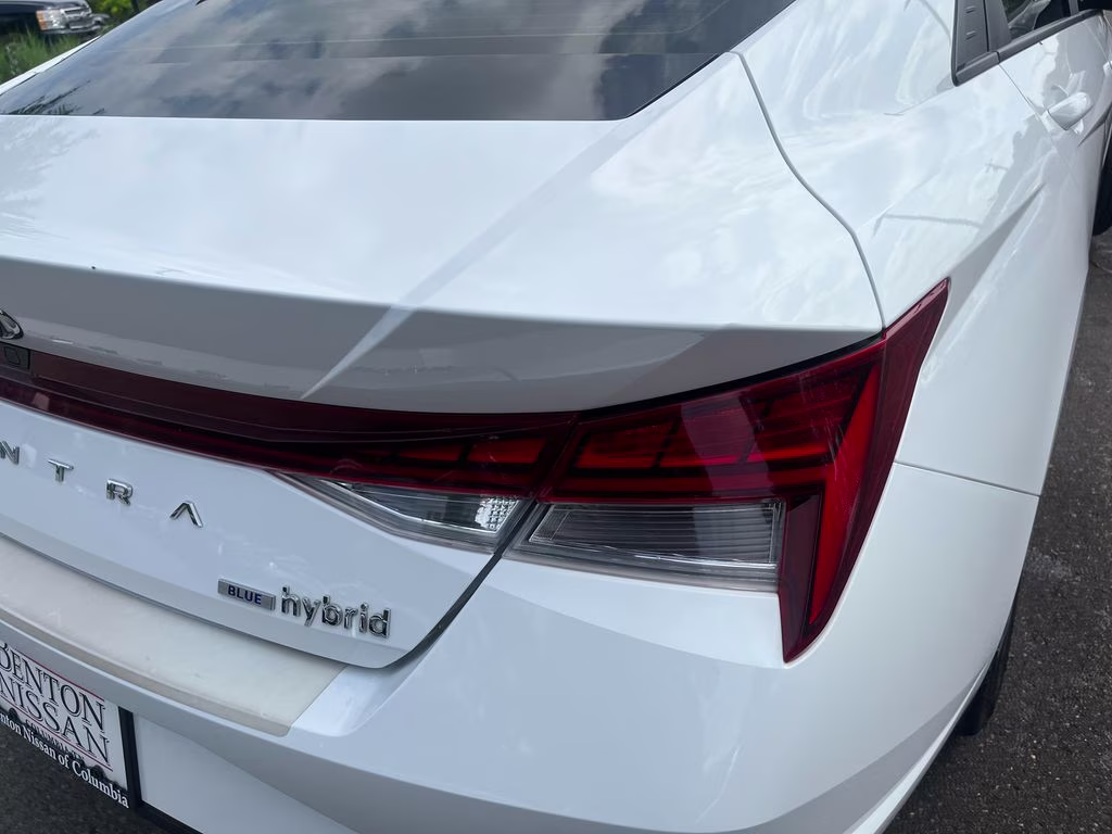 2022 Ceramic White Hyundai Elantra Hybrid Blue FWD Sedan