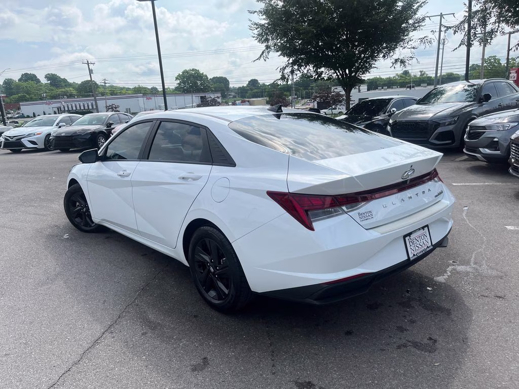 2022 Ceramic White Hyundai Elantra Hybrid Blue FWD Sedan