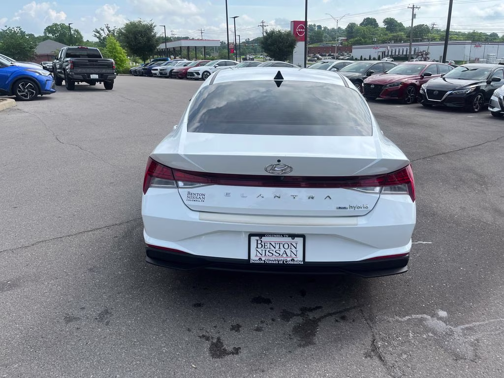 2022 Ceramic White Hyundai Elantra Hybrid Blue FWD Sedan