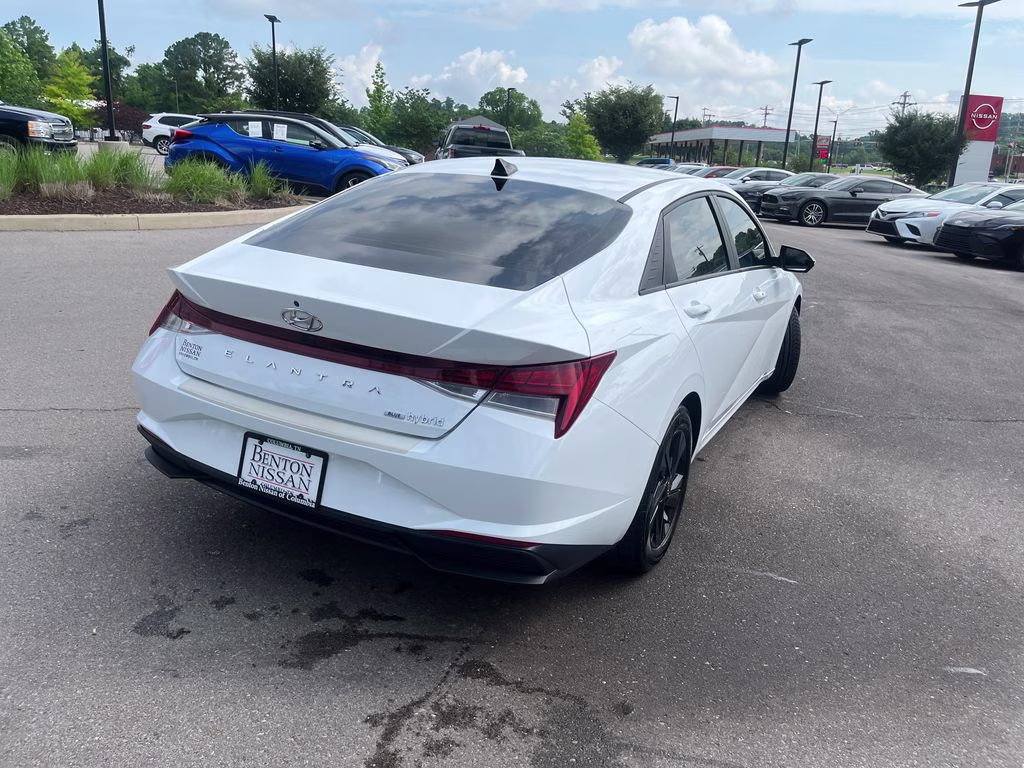 2022 Ceramic White Hyundai Elantra Hybrid Blue FWD Sedan