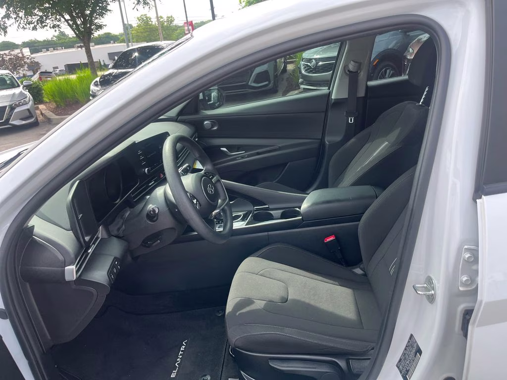 2022 Ceramic White Hyundai Elantra Hybrid Blue FWD Sedan