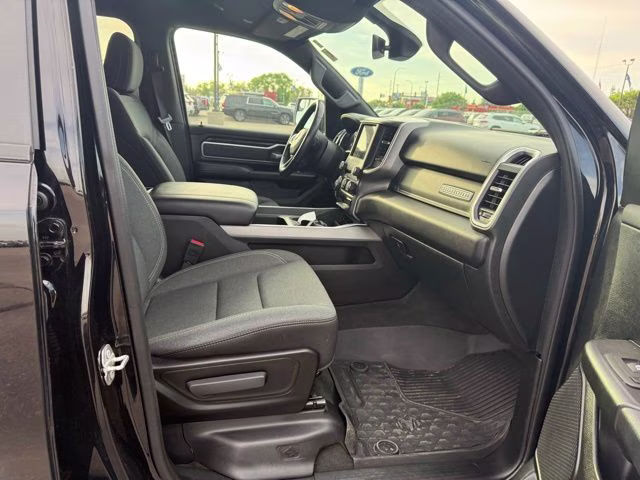 2021 Diamond Black Crystal Pearlcoat Ram 1500 Big Horn/Lone Star 4X4 Truck