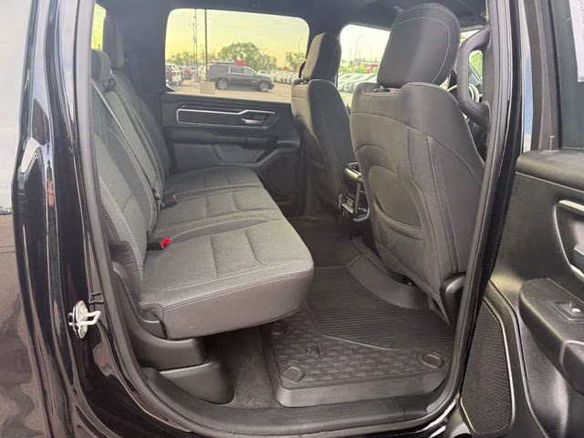 2021 Diamond Black Crystal Pearlcoat Ram 1500 Big Horn/Lone Star 4X4 Truck
