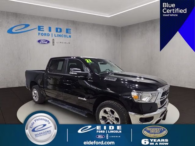 2021 RAM 1500 Big Horn/Lone Star 4x4 Crew Cab 5'7's photo