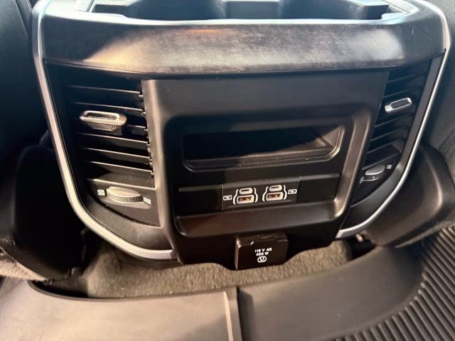 2021 Diamond Black Crystal Pearlcoat Ram 1500 Big Horn/Lone Star 4X4 Truck