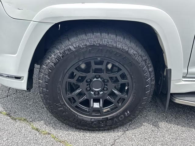 2019 Blizzard Pearl Toyota 4Runner SR5 2WD RWD SUV