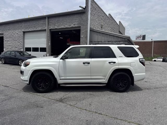 2019 Blizzard Pearl Toyota 4Runner SR5 2WD RWD SUV