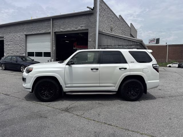 2019 Blizzard Pearl Toyota 4Runner SR5 2WD RWD SUV