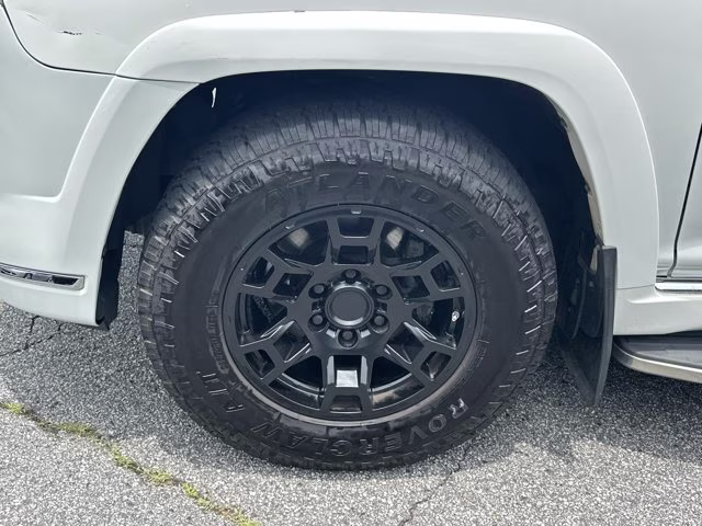 2019 Blizzard Pearl Toyota 4Runner SR5 2WD RWD SUV