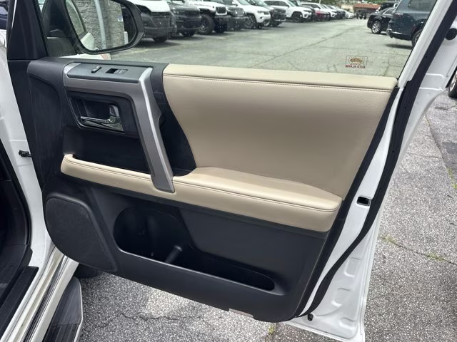 2019 Blizzard Pearl Toyota 4Runner SR5 2WD RWD SUV