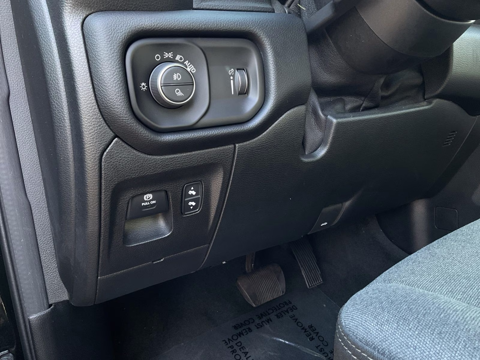 2021 Diamond Black Crystal Pearlcoat Ram 1500 Big Horn/Lone Star 4X4 Truck