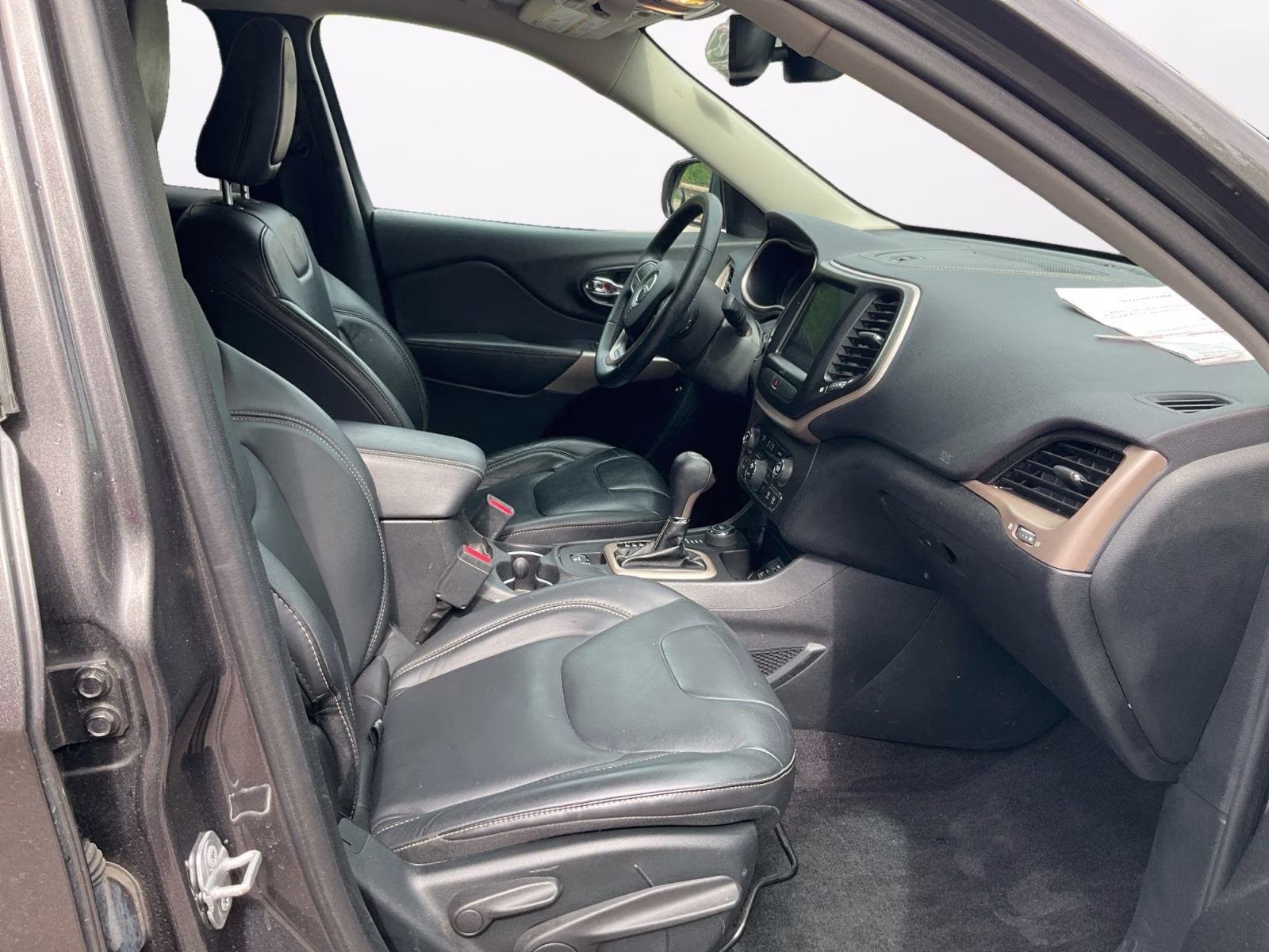 2017 Granite Crystal Metallic Clearcoat Jeep Cherokee Limited 4X4 SUV