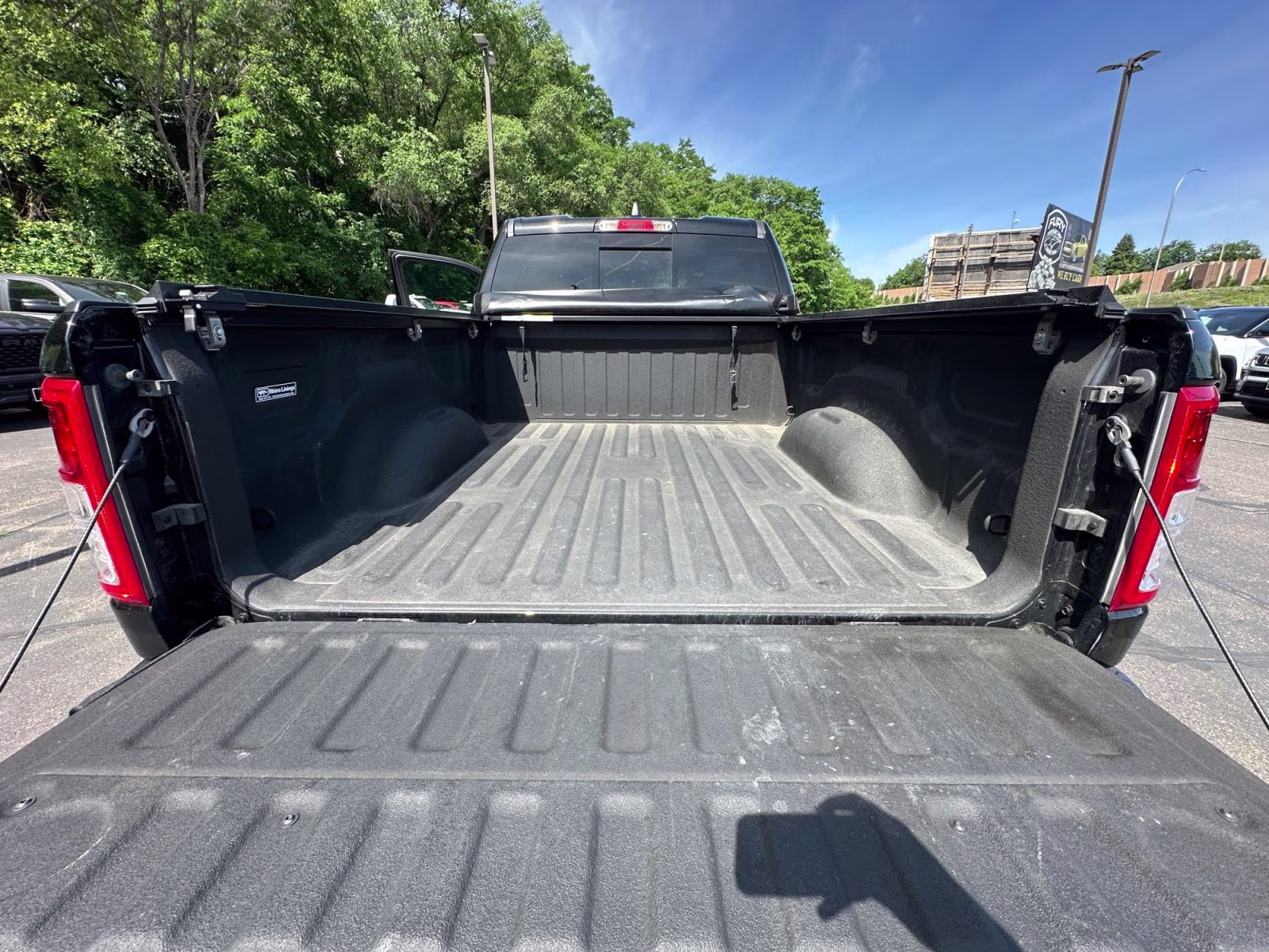 2021 Diamond Black Crystal Pearlcoat Ram 1500 Big Horn/Lone Star 4X4 Truck