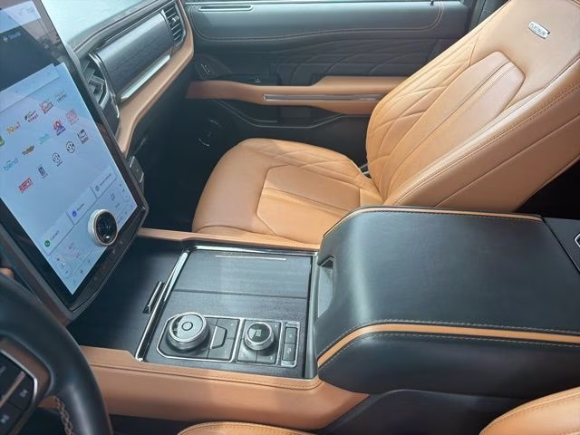 2022 Dark Matter Metallic Ford Expedition Max Platinum 4X4 SUV