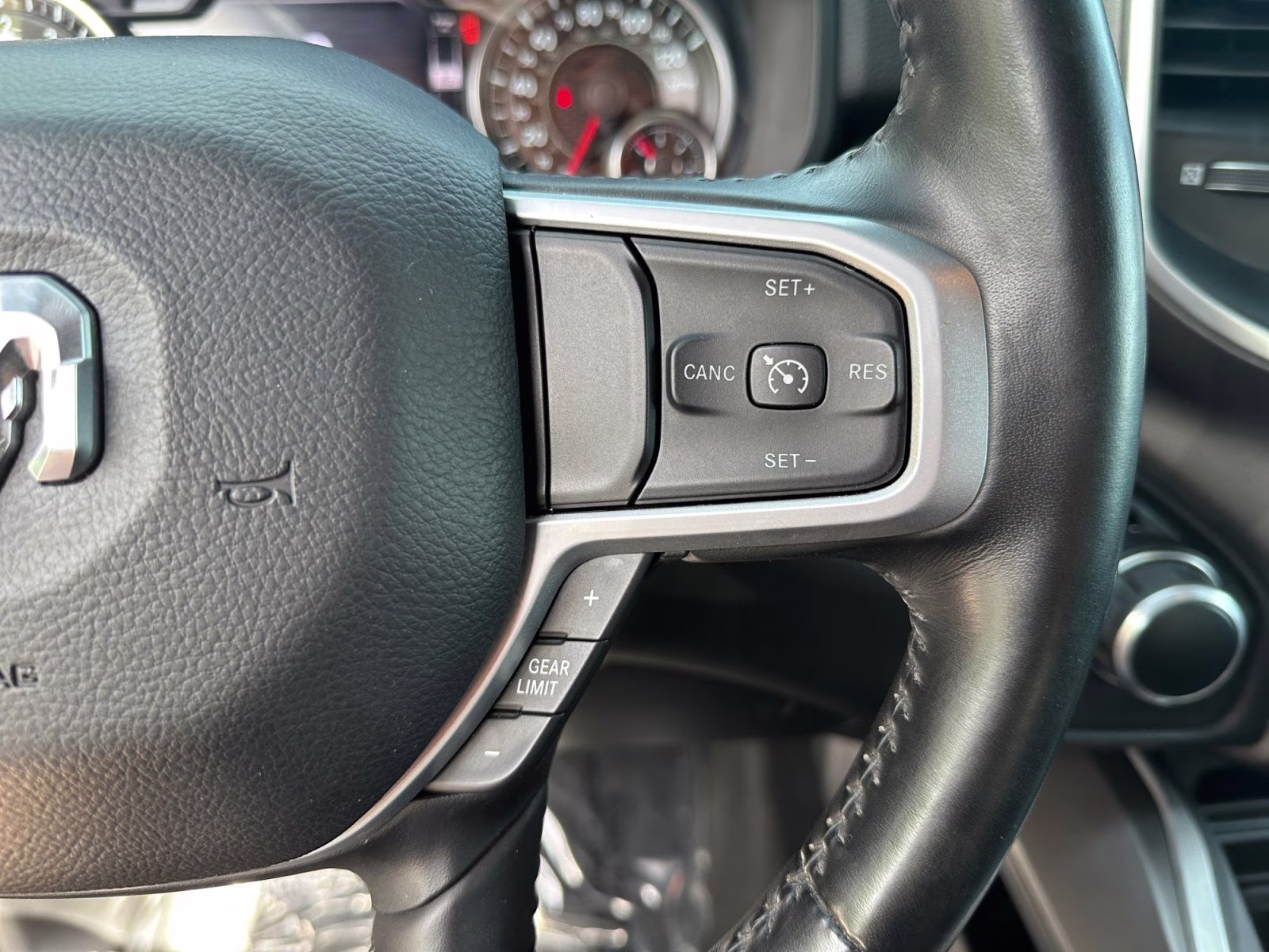 2021 Diamond Black Crystal Pearlcoat Ram 1500 Big Horn/Lone Star 4X4 Truck