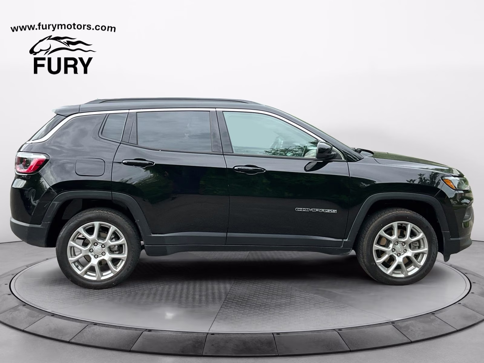 2024 Diamond Black Crystal Pearlcoat Jeep Compass Latitude Lux 4X4 SUV