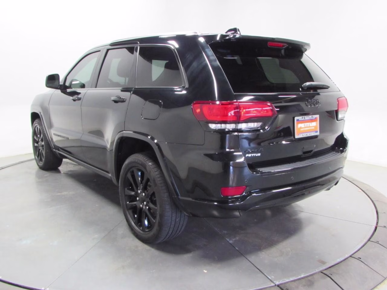 2018 Diamond Black Crystal Pearlcoat Jeep Grand Cherokee 4WD Altitude 4X4 SUV