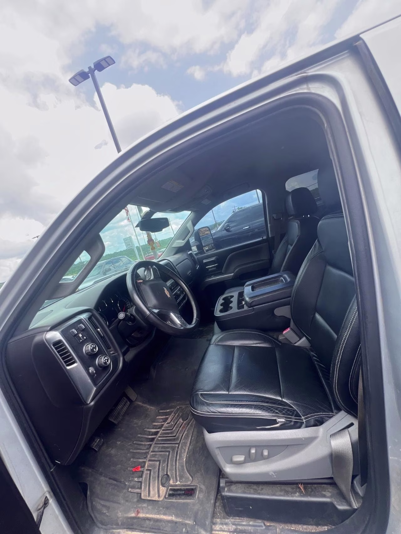 2015 SILVER Chevrolet Silverado 2500HD LT 4X4 Truck