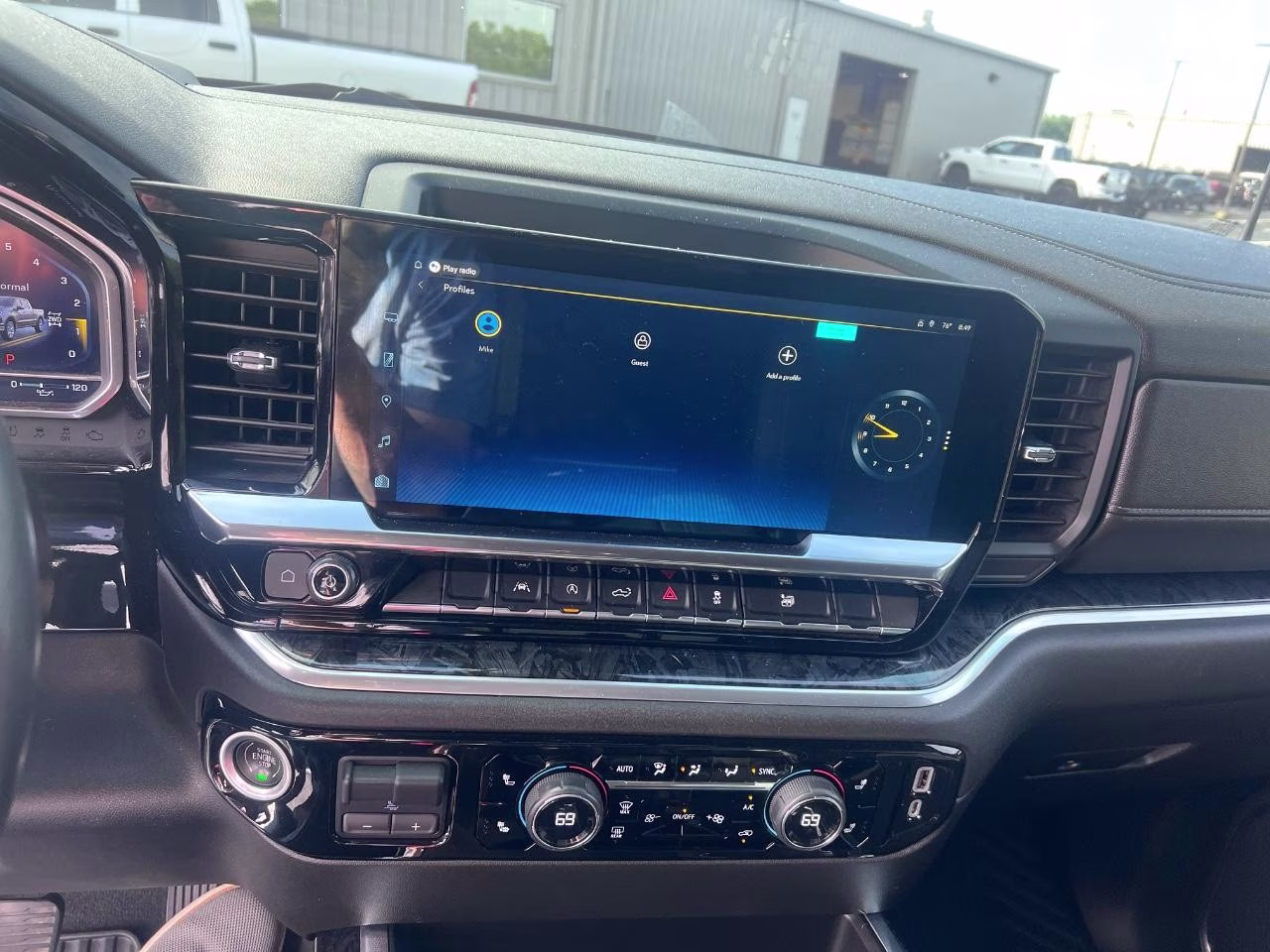 2022 Chevrolet Silverado 1500 RST 4X4 Truck