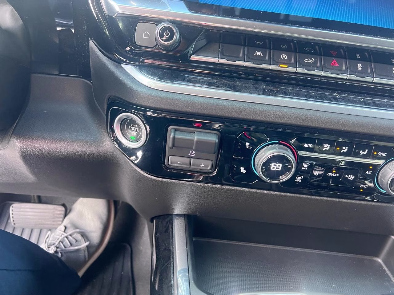 2022 Chevrolet Silverado 1500 RST 4X4 Truck