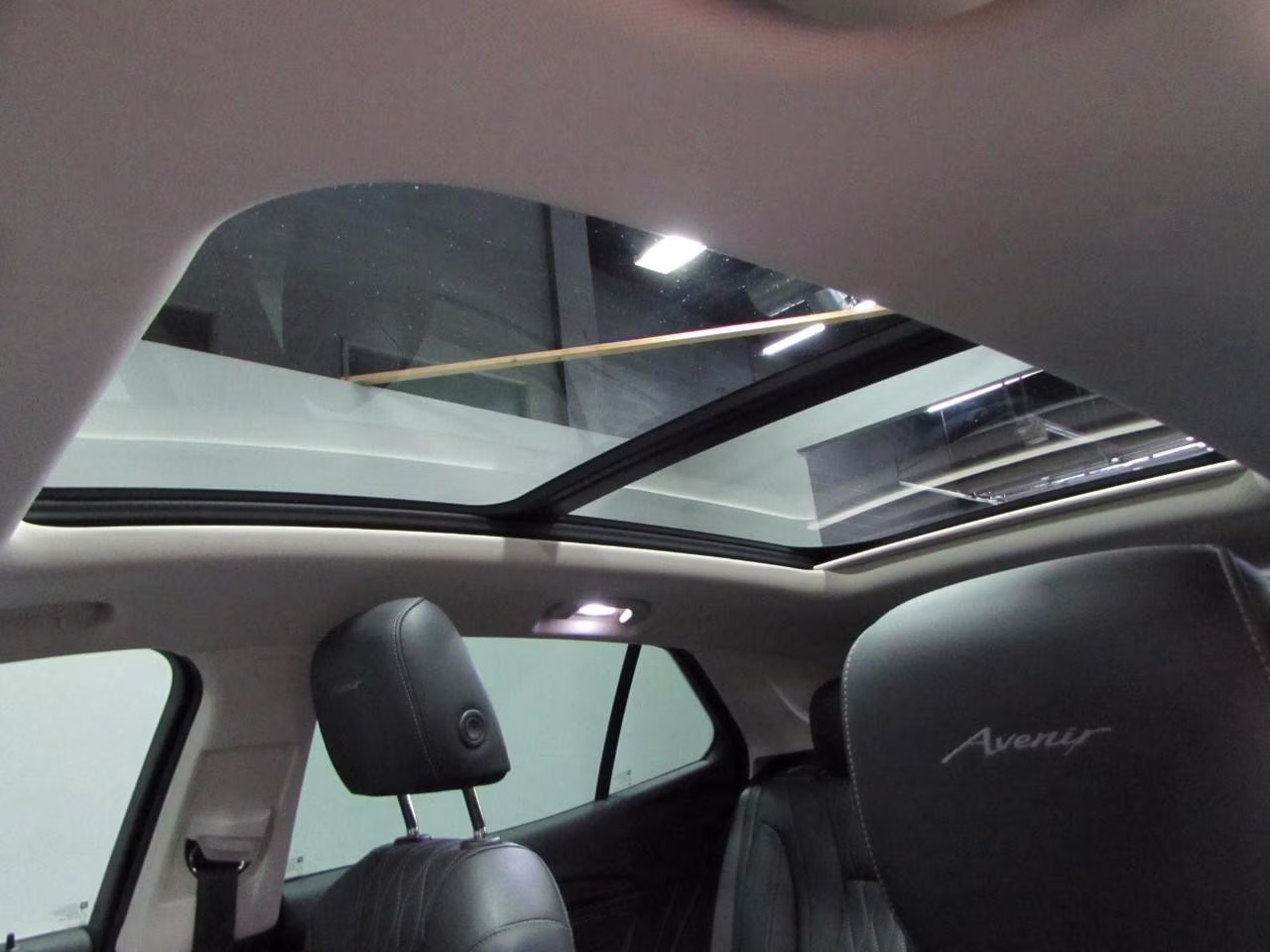 2021 Rich Garnet Metallic Buick Envision Avenir AWD SUV