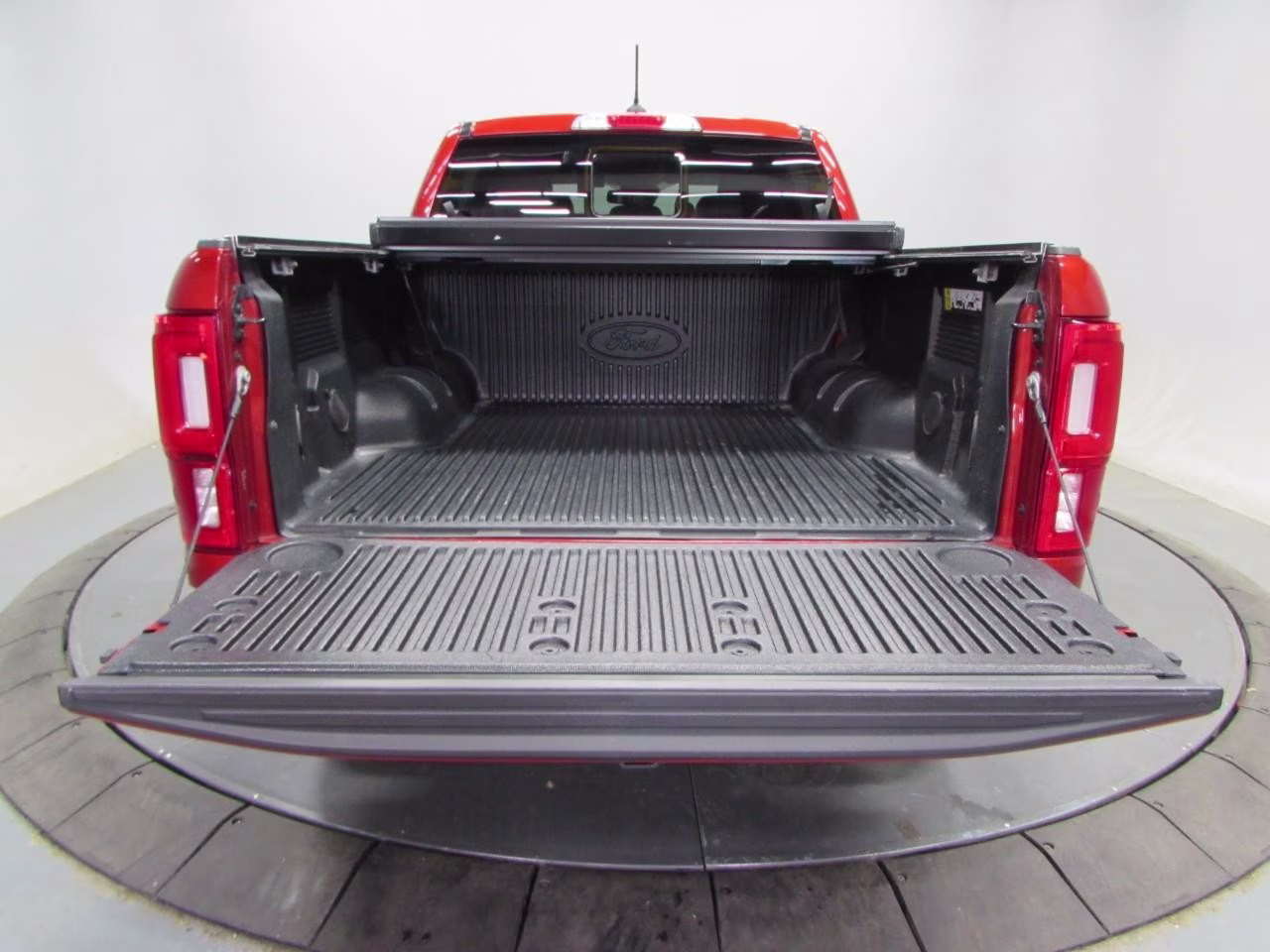 2022 Hot Pepper Red Metallic Tinted Clearcoat Ford Ranger Lariat 4X4 Truck