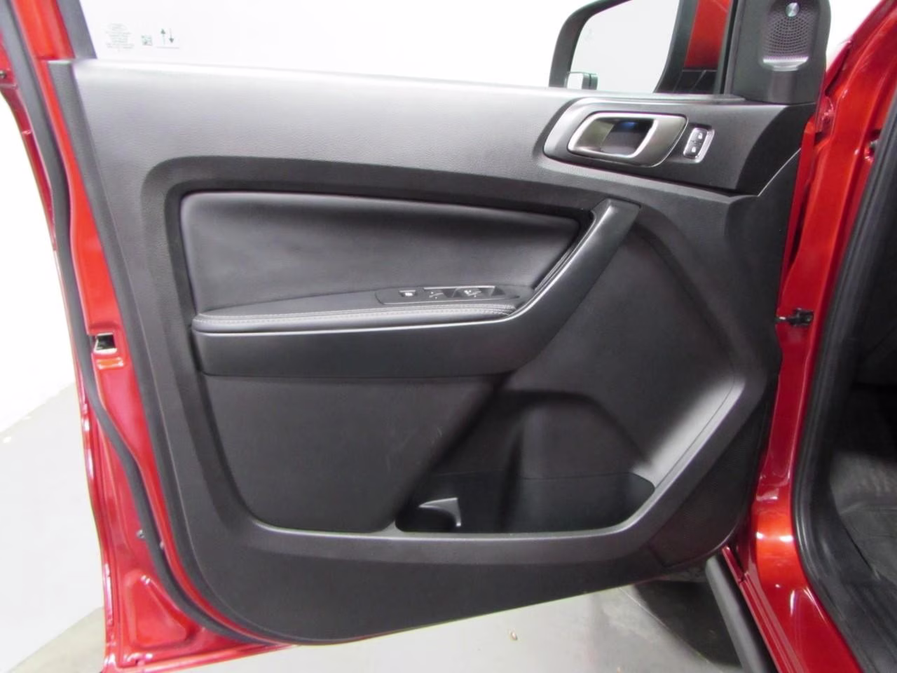 2022 Hot Pepper Red Metallic Tinted Clearcoat Ford Ranger Lariat 4X4 Truck