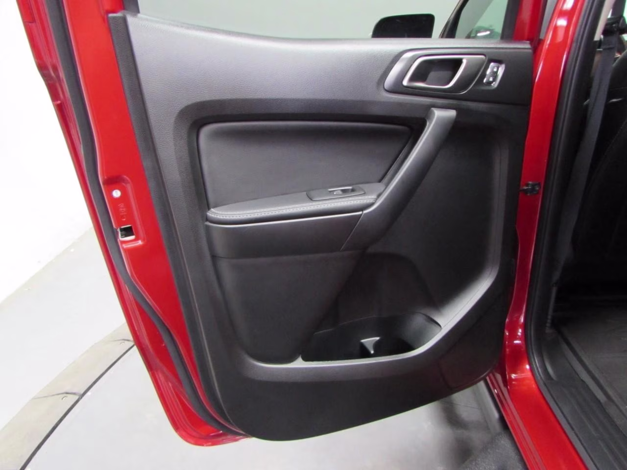 2022 Hot Pepper Red Metallic Tinted Clearcoat Ford Ranger Lariat 4X4 Truck