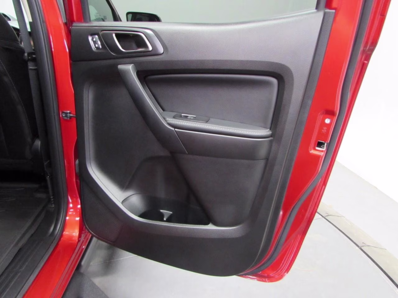 2022 Hot Pepper Red Metallic Tinted Clearcoat Ford Ranger Lariat 4X4 Truck