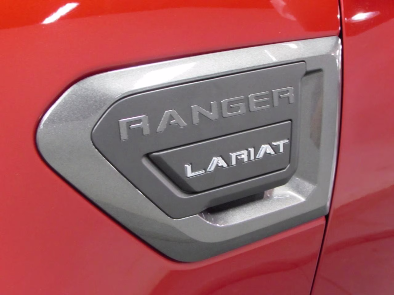 2022 Hot Pepper Red Metallic Tinted Clearcoat Ford Ranger Lariat 4X4 Truck