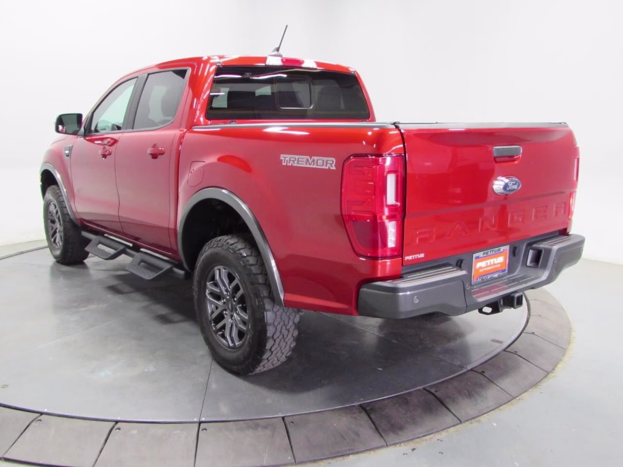 2022 Hot Pepper Red Metallic Tinted Clearcoat Ford Ranger Lariat 4X4 Truck