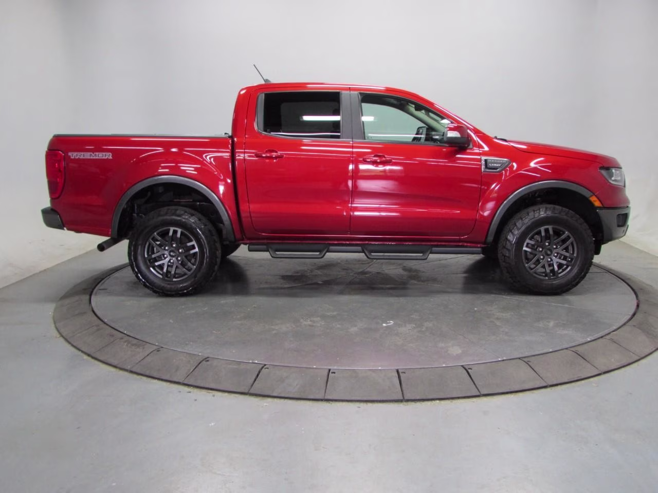 2022 Hot Pepper Red Metallic Tinted Clearcoat Ford Ranger Lariat 4X4 Truck